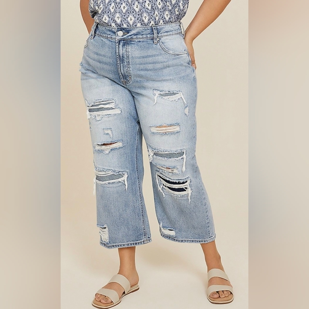 NWT High Rise Wide Leg Crop Distressed Light Blue Denim Jeans